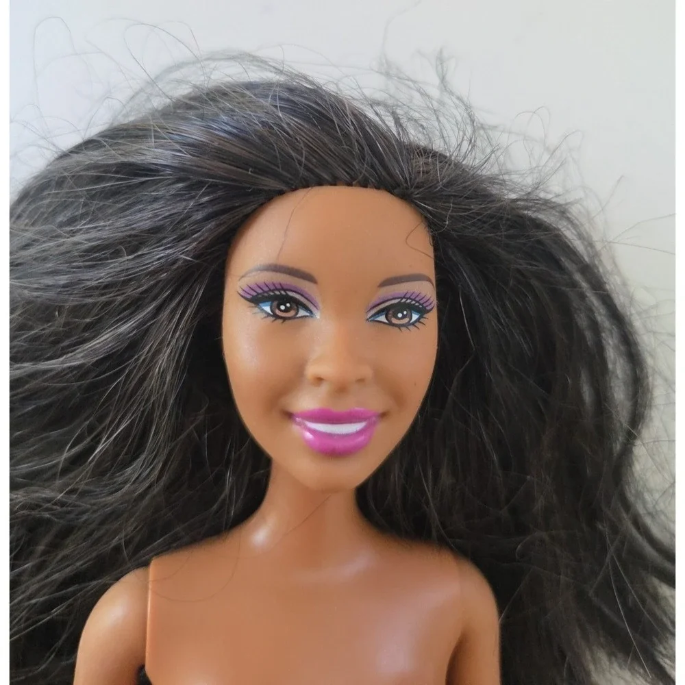 Barbie Brown Black Hair Purple Eyeshadow Pink Lips‎